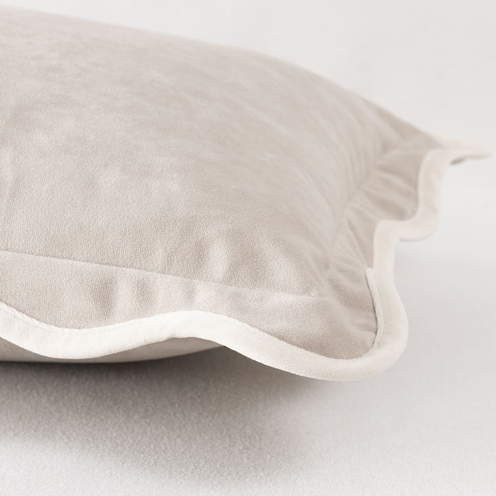 Cojín Scallop Velvet 30x60cm Beige - Image 2