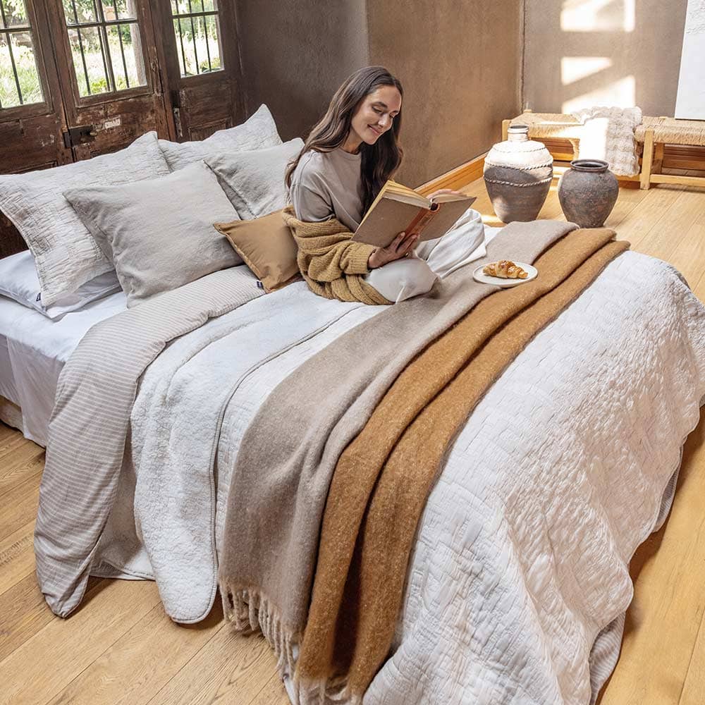Cubrecama Jacquard Sherpa Edi 1.5 Plazas Marfil - Image 2
