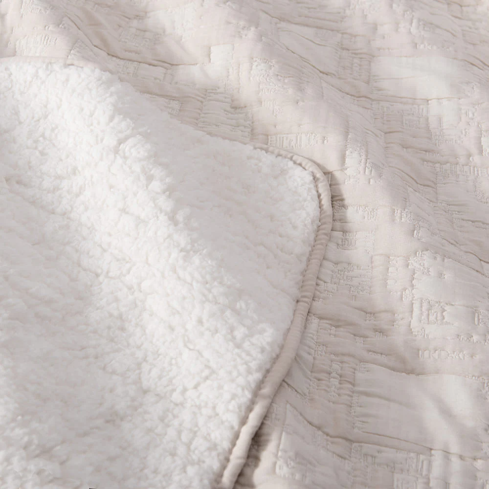 Cubrecama Jacquard Sherpa Edi 1.5 Plazas Marfil - Image 4