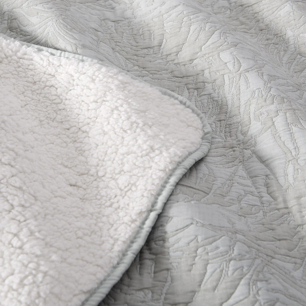 Cubrecama Jacquard Sherpa Ficus King Verde - Image 4
