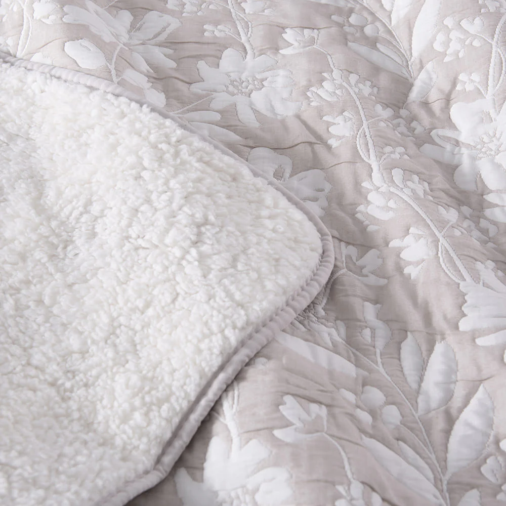 Cubrecama Jacquard Sherpa Fleur Super King Beige - Image 3