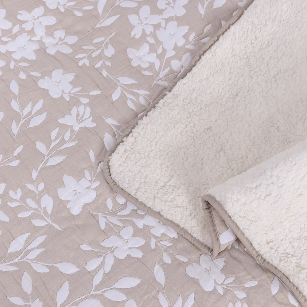 Cubrecama Jacquard Sherpa Gardenia Super King Beige - Image 4