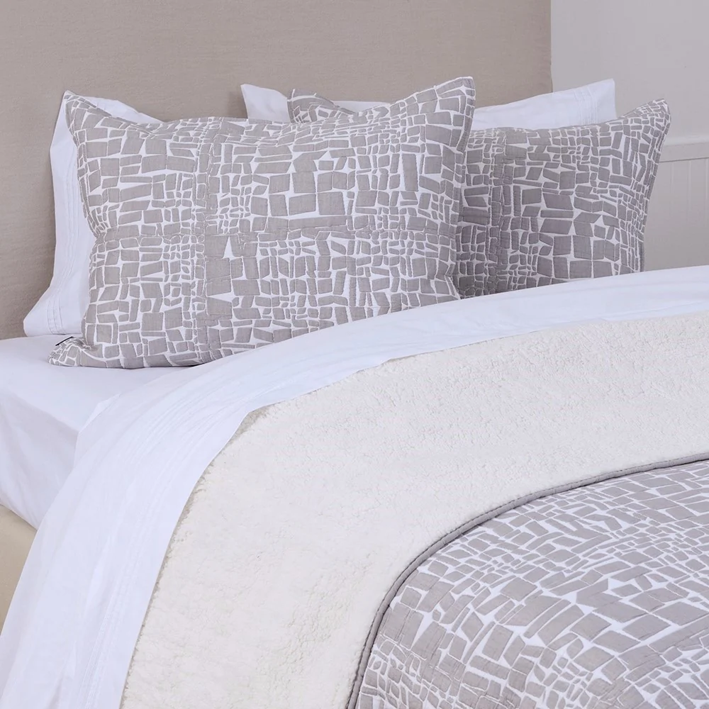 Cubrecama Jacquard Sherpa Nantes King Gris - Image 3
