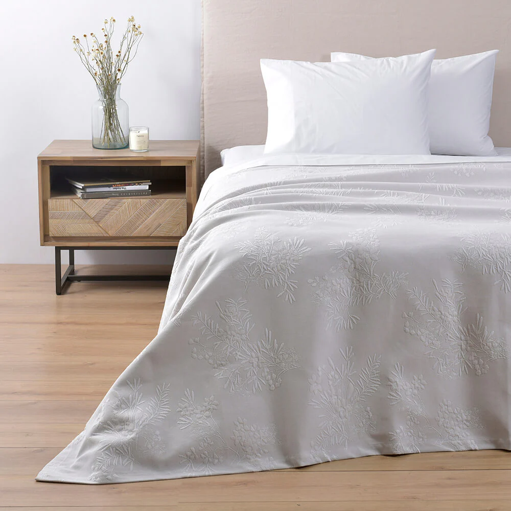 Cubrecama Matelasse Alina Super King Beige - Image 4