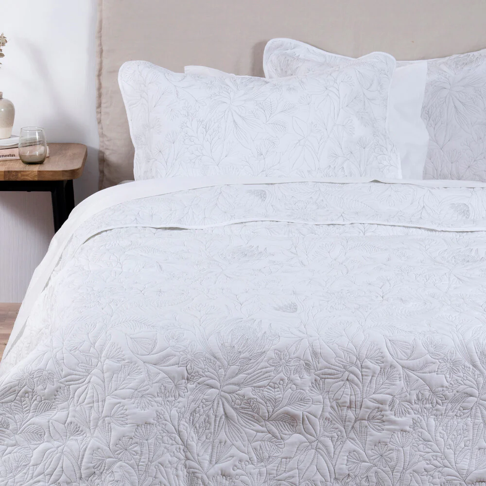 Cubrecama Quilt Bordado Amanda 1.5 Plazas Blanco - Image 3