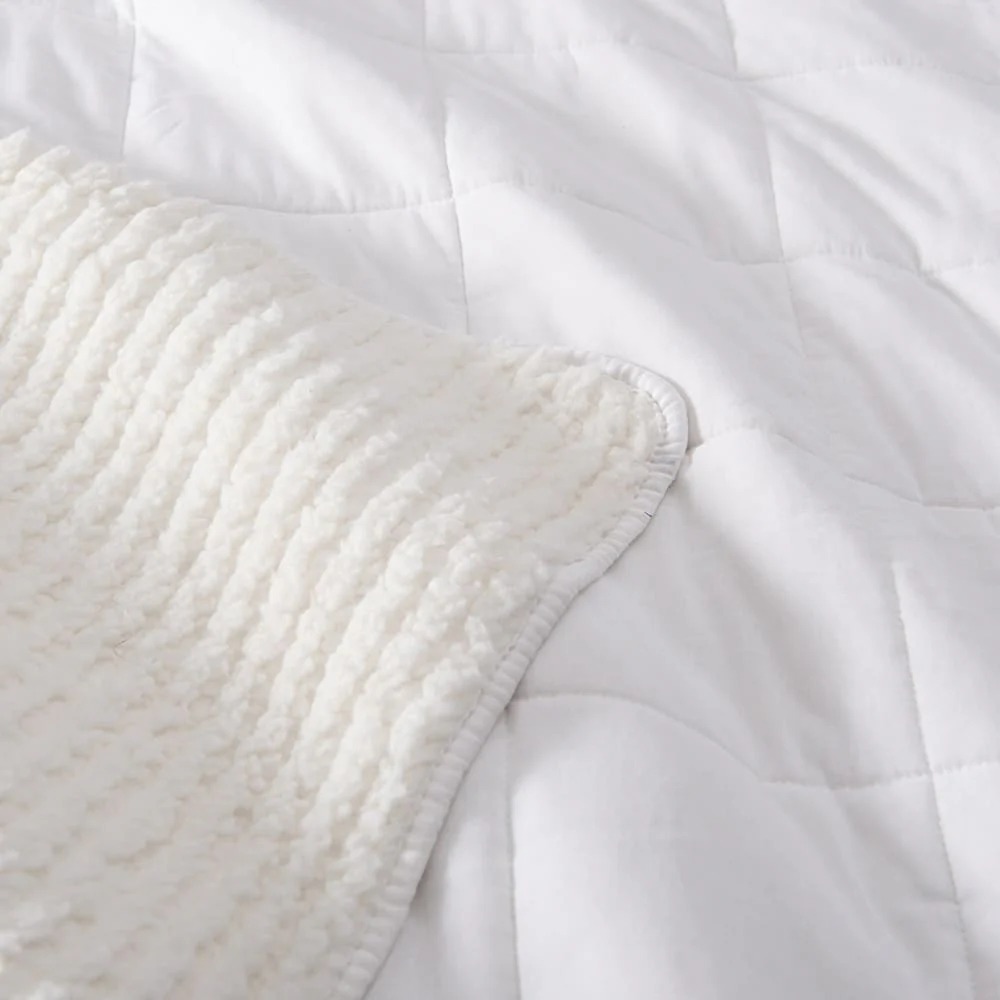 Cubrecama Quilt Bordado Sherpa Silvestre 2 Plazas Blanco - Image 3