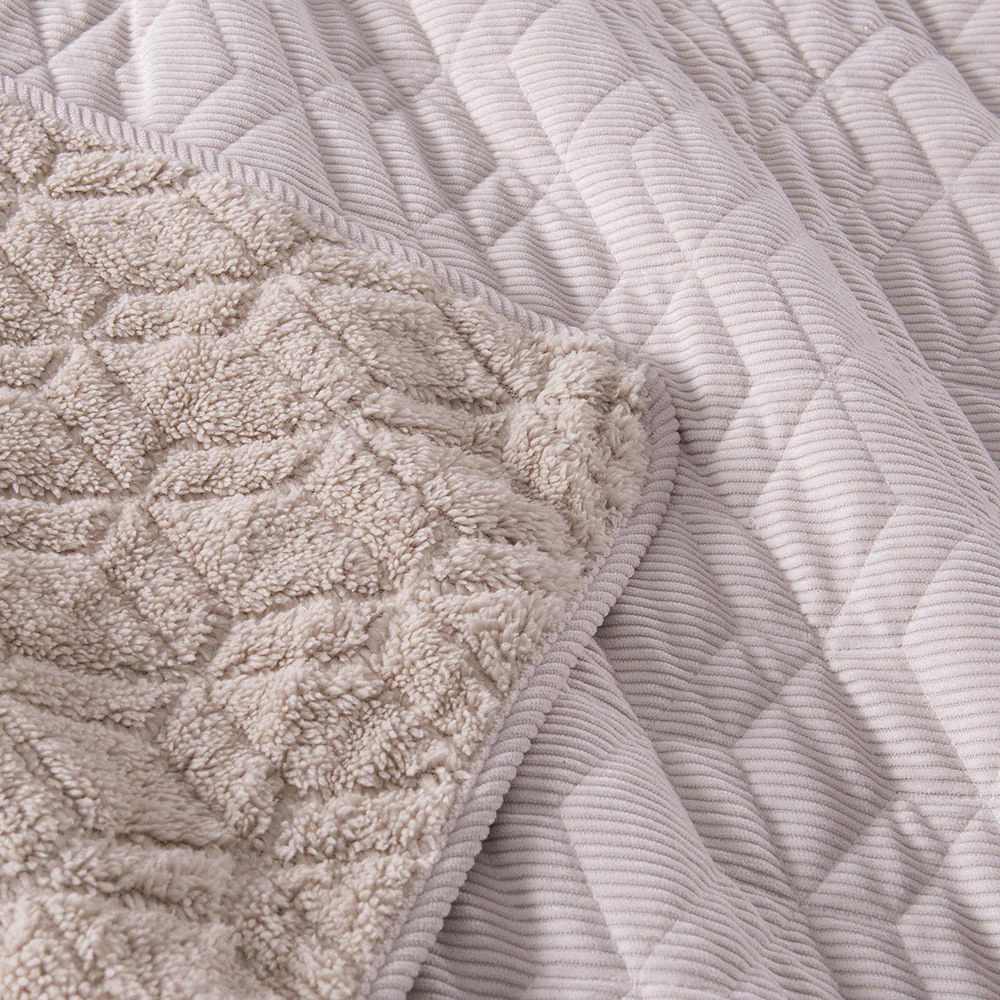 Cubrecama Quilt Corduroy Sherpa 1.5 Plazas Beige - Image 3