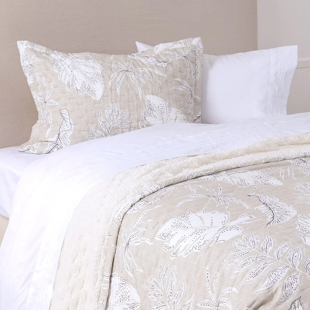 Cubrecama Quilt Estampado Sherpa Palm 1.5 Plazas Perla - Image 3
