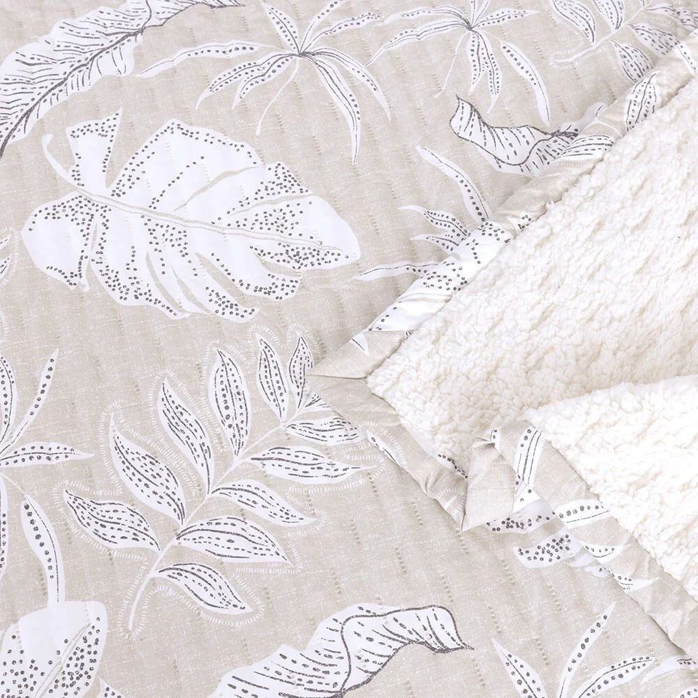 Cubrecama Quilt Estampado Sherpa Palm 1.5 Plazas Perla - Image 4