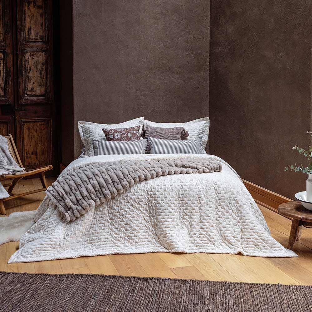 Cubrecama Quilt Estampado Sherpa Solana King Crudo - Image 5