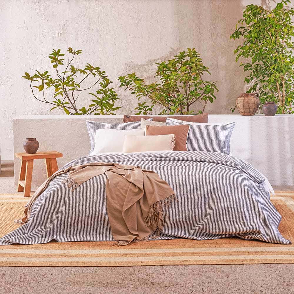 Cubrecama Quilt Jacquard Enzo 1.5 Plazas Gris - Image 6