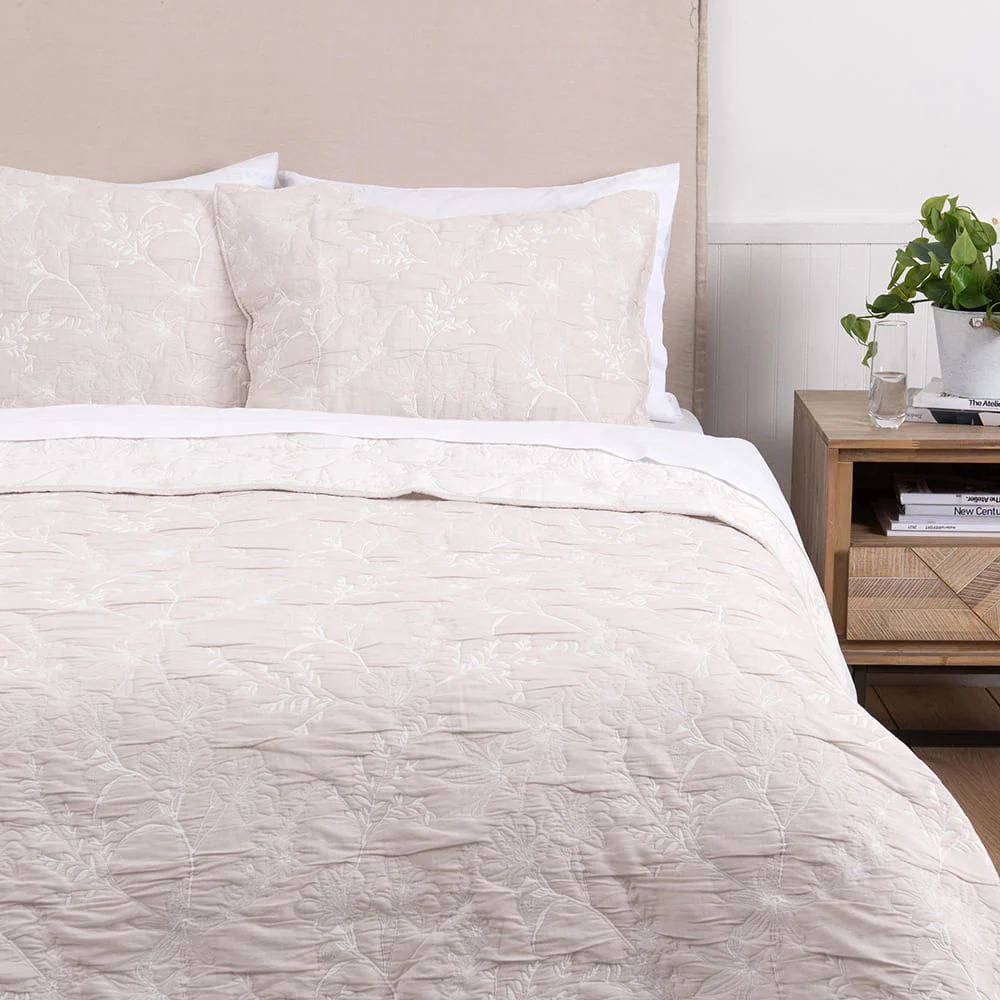 Cubrecama Quilt Jacquard Fiore King Beige