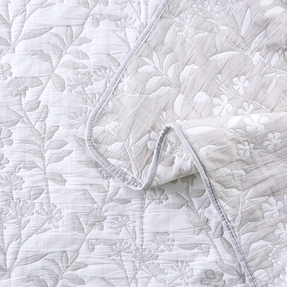 Cubrecama Quilt Jacquard Giardino 1.5 Plazas Perla - Image 3