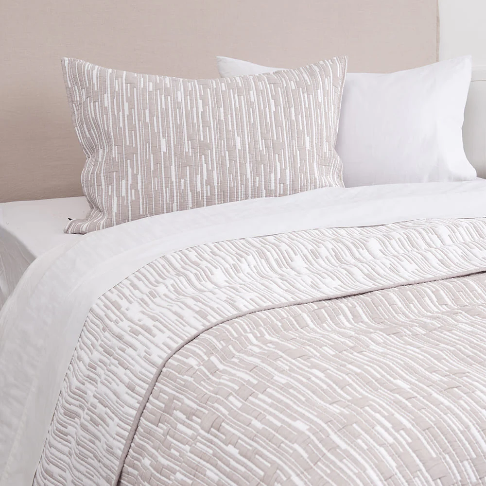 Cubrecama Quilt Jacquard Lorenzo 1.5 Plazas Beige - Image 2