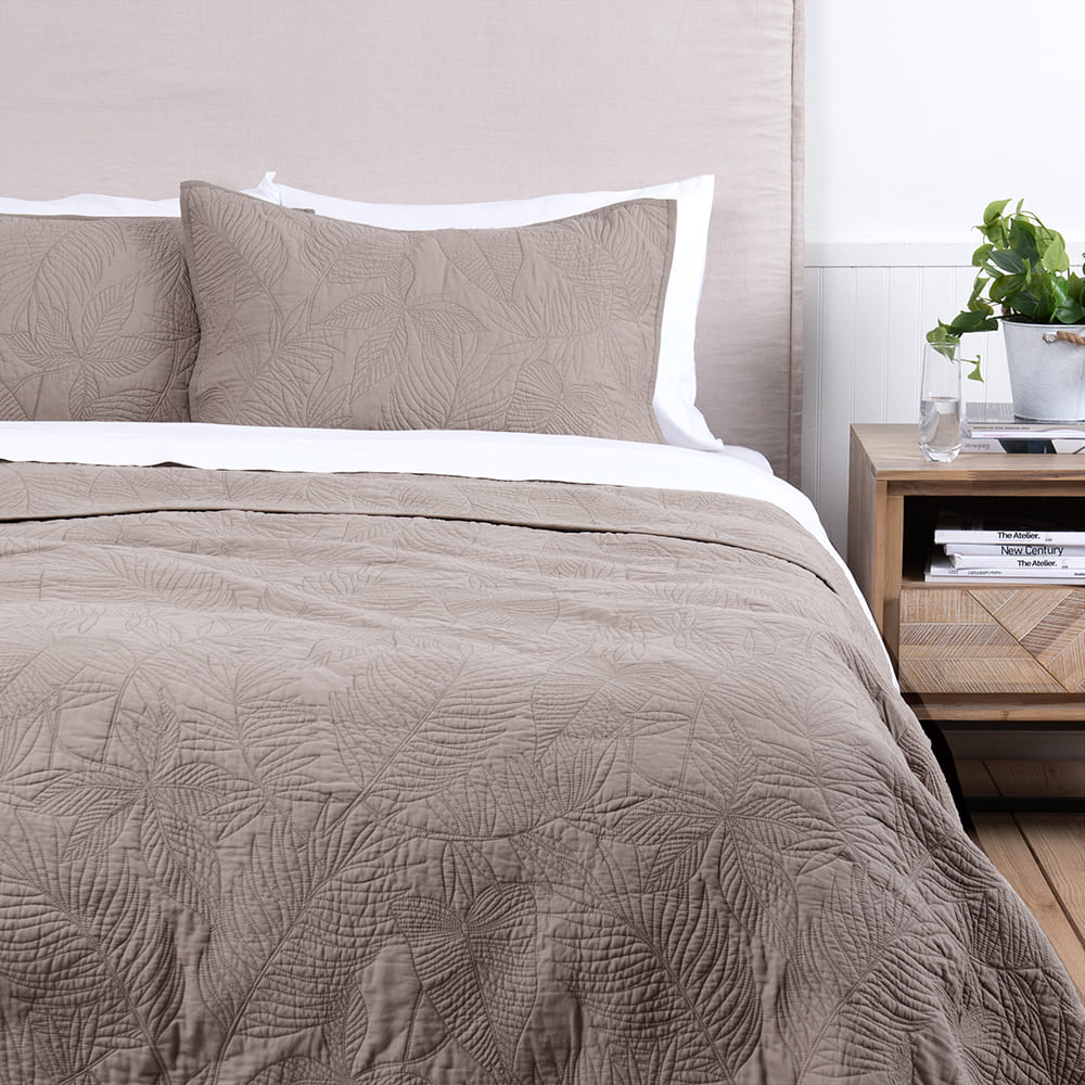 Cubrecama Quilt Larisa Super King Beige