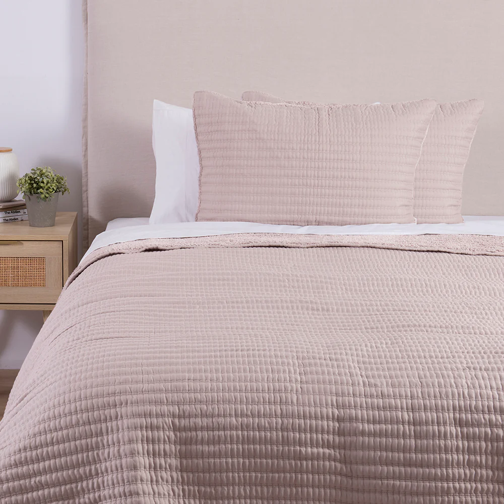 Cubrecama Quilt Lineal Sherpa King Malva