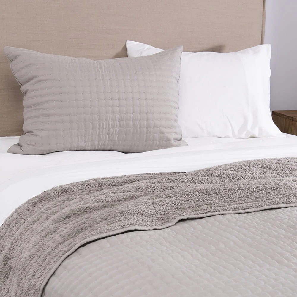 Cubrecama Quilt Lineal Sherpa 1.5 Plazas Taupe - Image 2