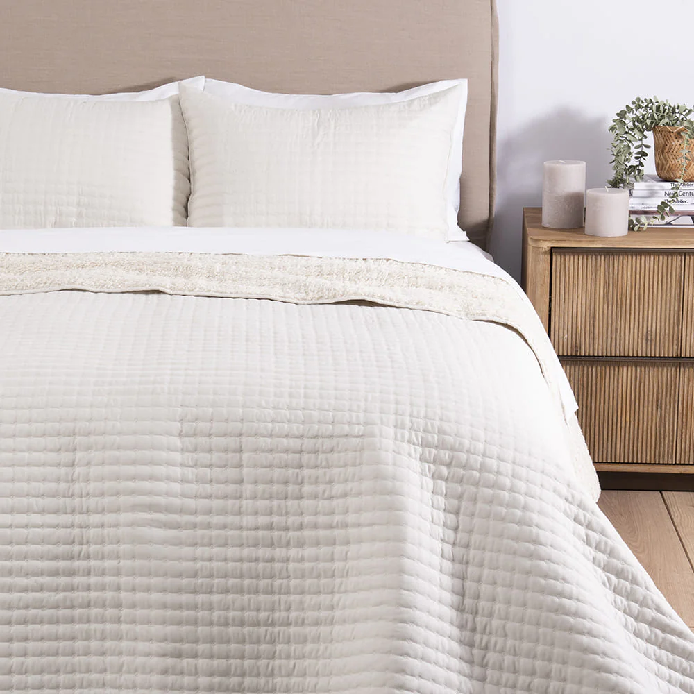 Cubrecama Quilt Lineal Sherpa 2 Plazas Beige