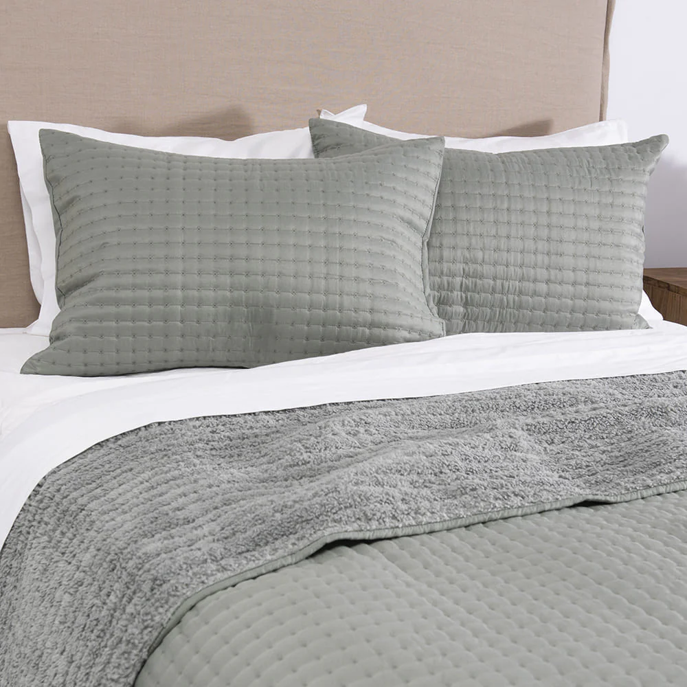Cubrecama Quilt Lineal Sherpa 2 Plazas Verde - Image 2