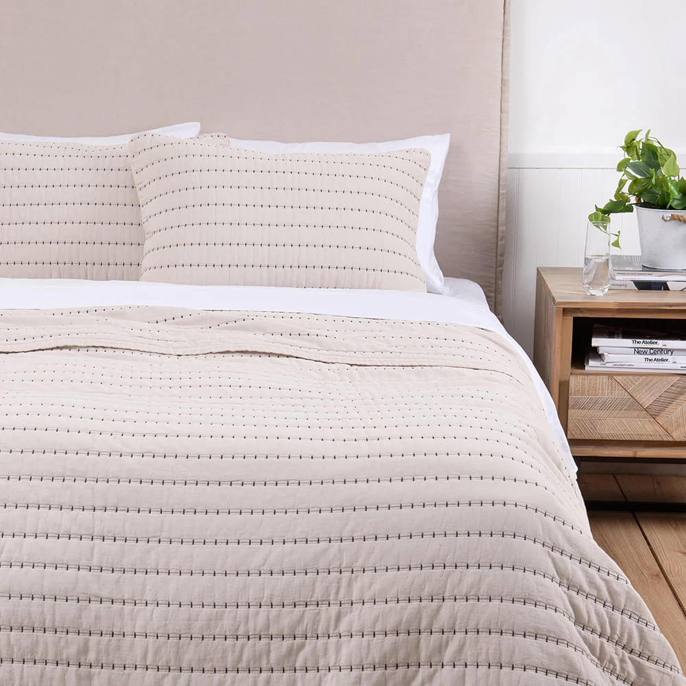 Cubrecama Quilt Lorenzo 1.5 Plazas Beige