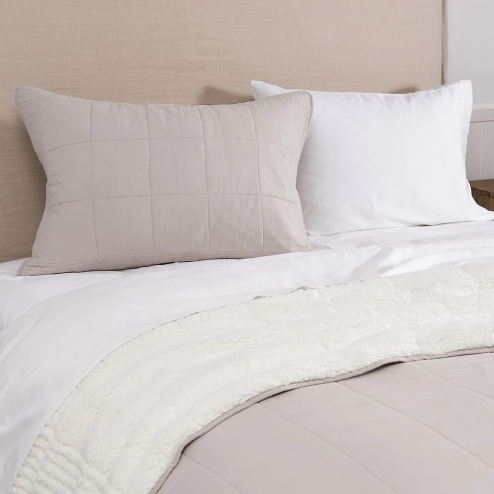 Cubrecama Quilt Louis Sherpa 1.5 Plazas Arena - Image 2