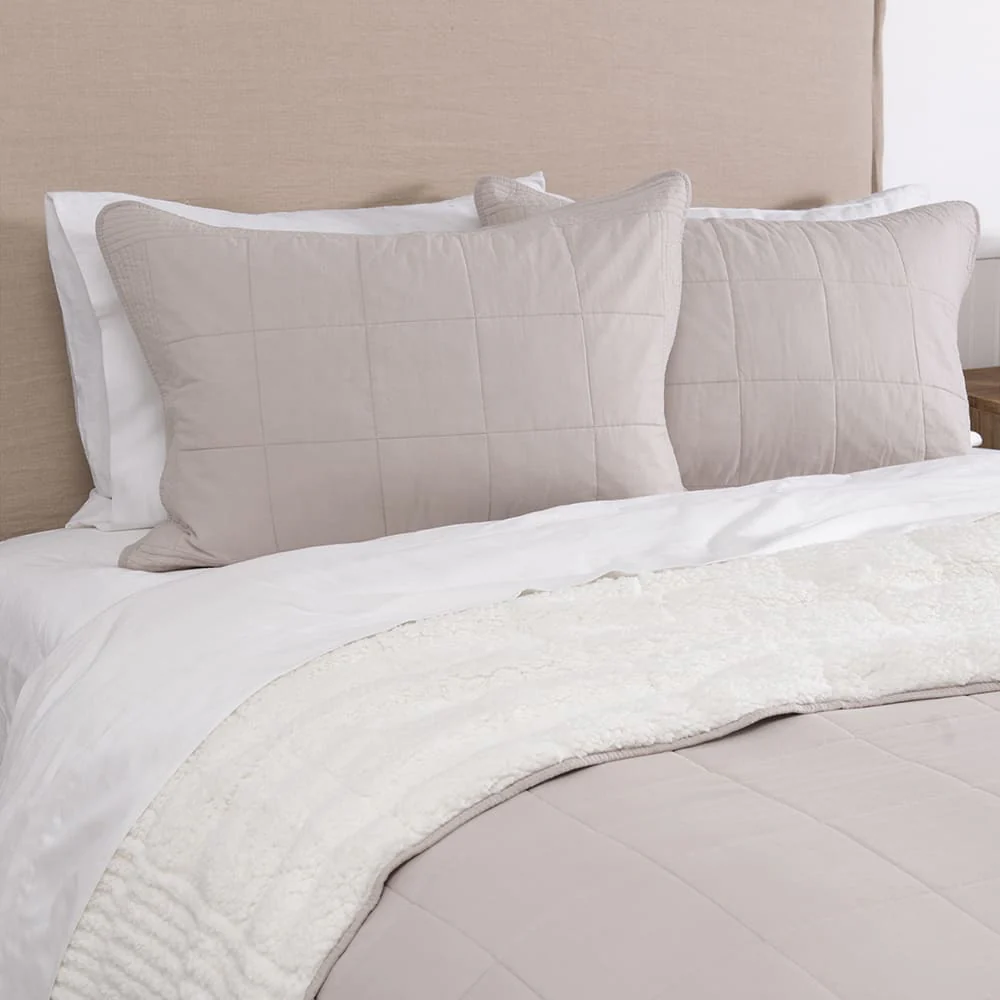 Cubrecama Quilt Louis Sherpa 2 Plazas Arena - Image 2