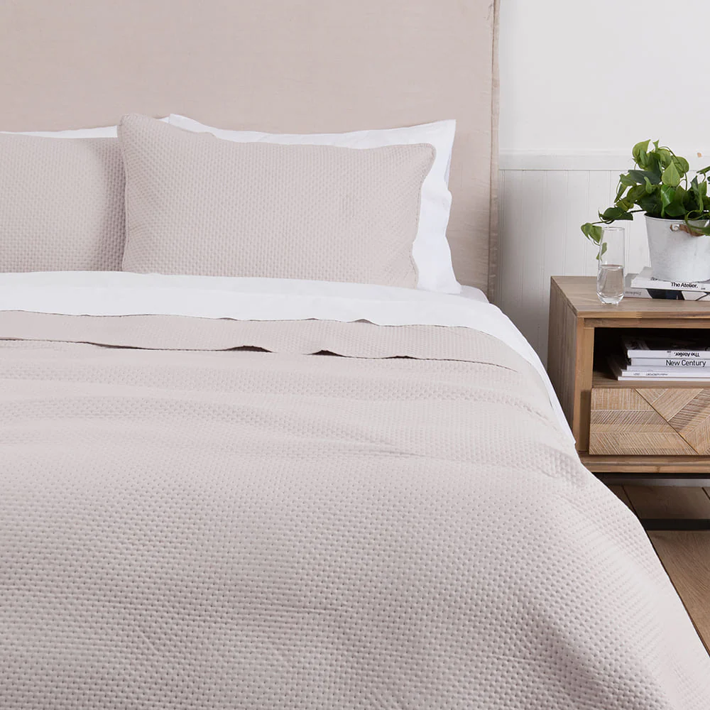 Cubrecama Quilt Pinsonic 2 Plazas Beige
