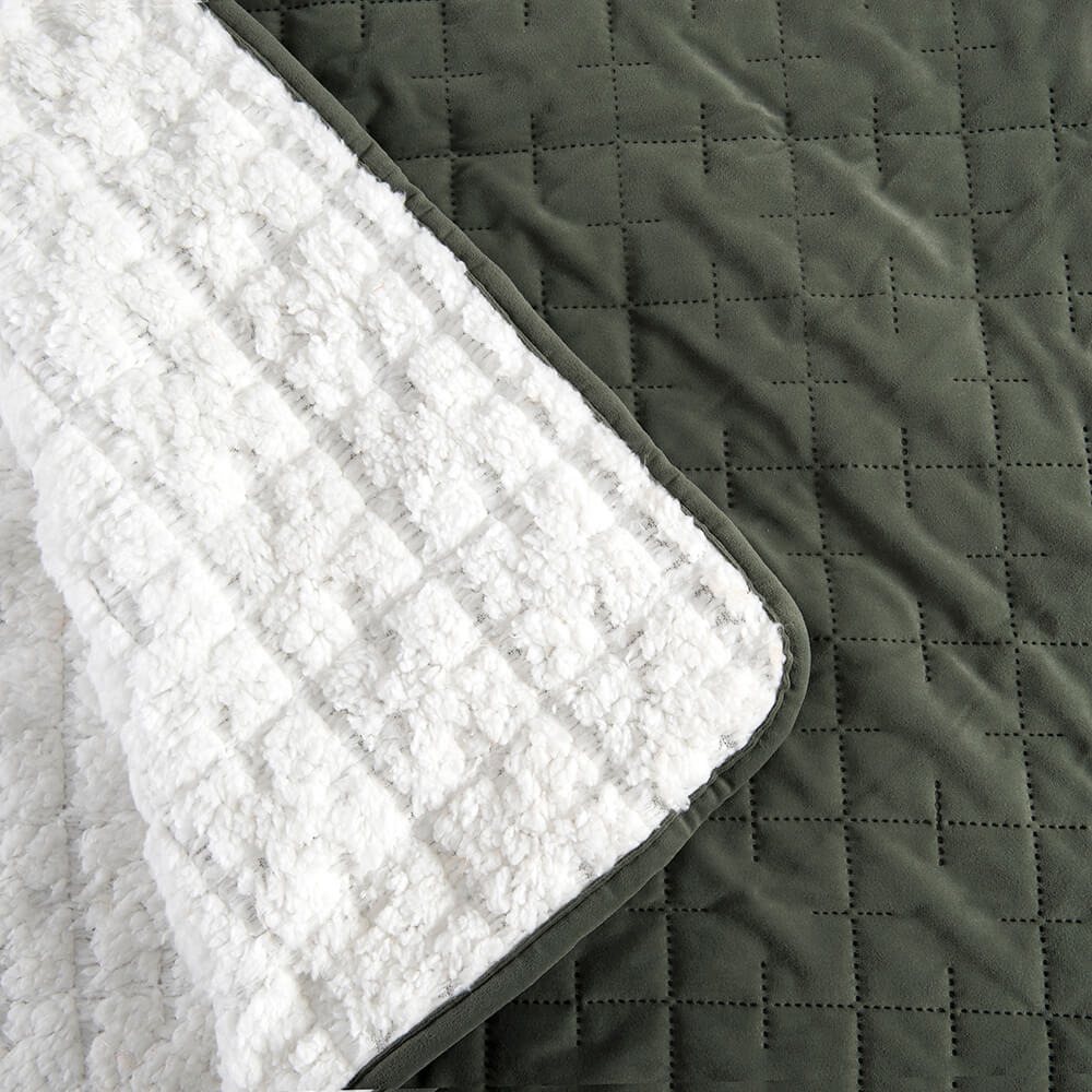 Cubrecama Quilt Velvet Sherpa Cube 2 Plazas Verde - Image 3