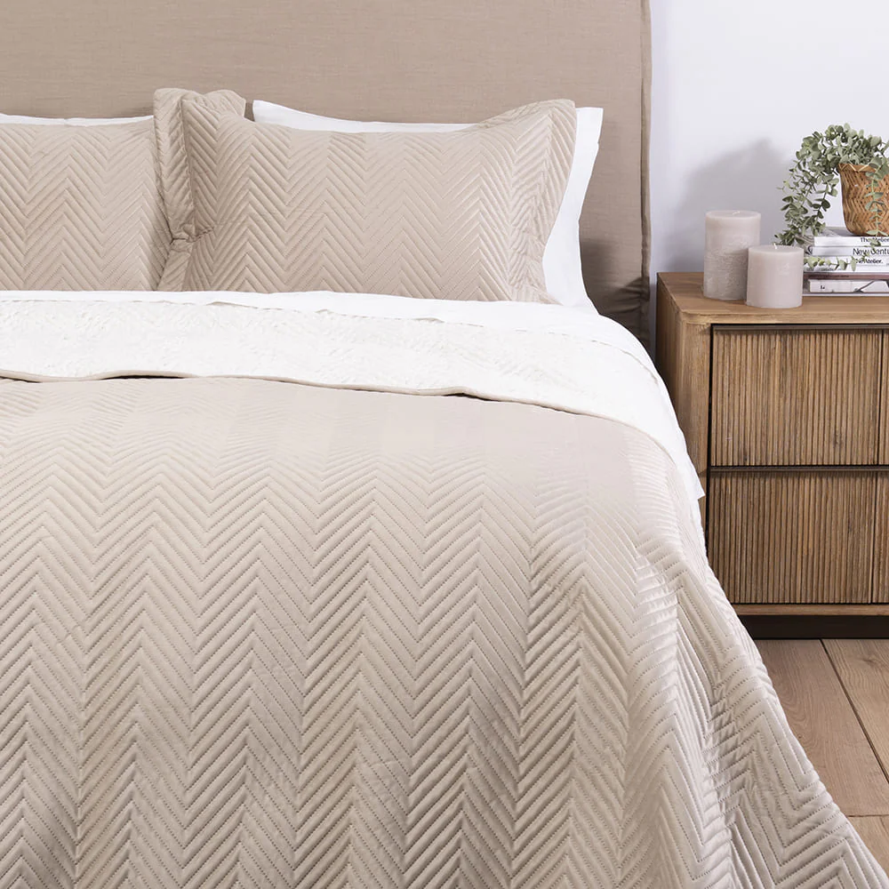 Cubrecama Quilt Velvet Sherpa Kenso 2 Plazas Beige