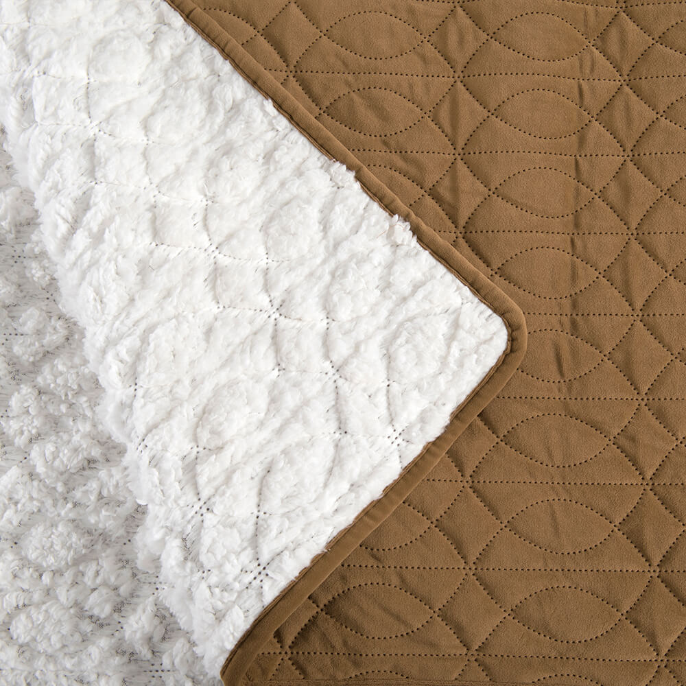 Cubrecama Quilt Velvet Sherpa Waves King Ocre - Image 3