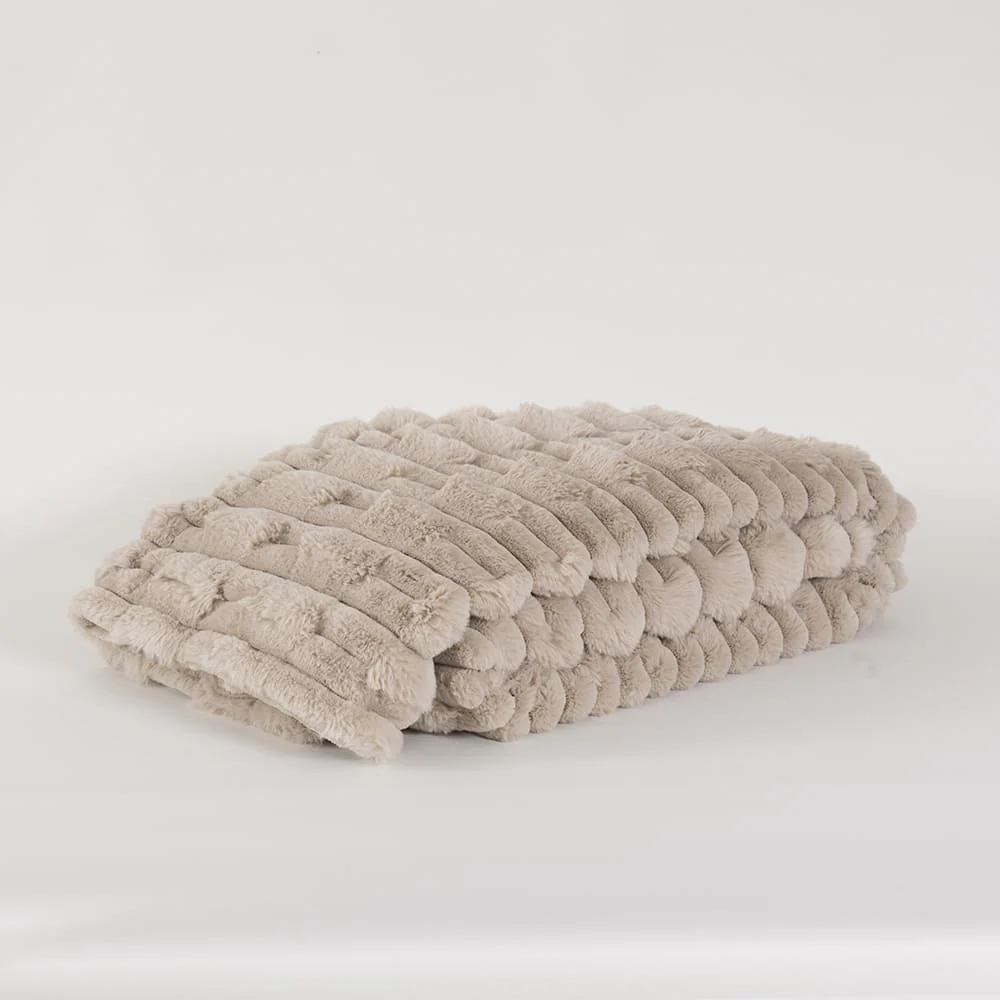 Manta Stripe Fur Beige - Image 3